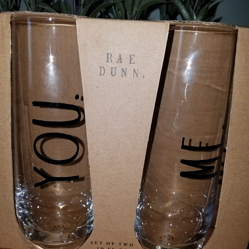 . Set of 2 glass stemless flutes f